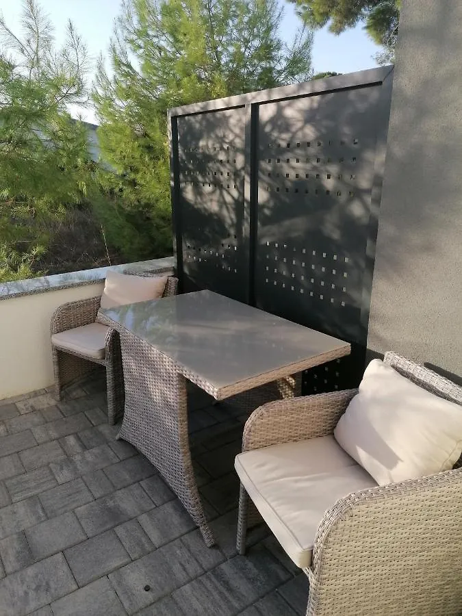 Vir Apartment Luisa